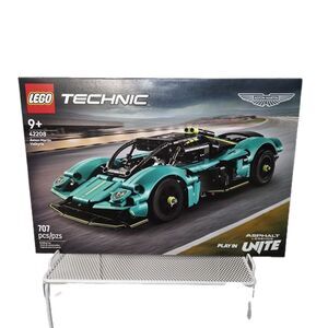 LEGO Technic 42208 Aston Martin Valkyrie - Asphalt Legends Unite